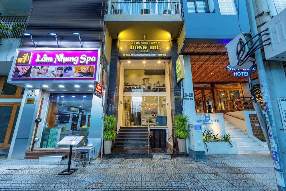 The Noble Swan Central Dong Du Hotel — 2