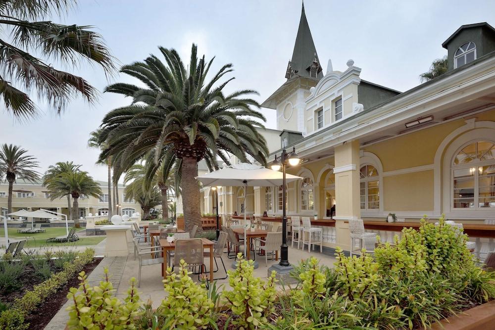 Swakopmund Hotel and Entertainment Centre — 1