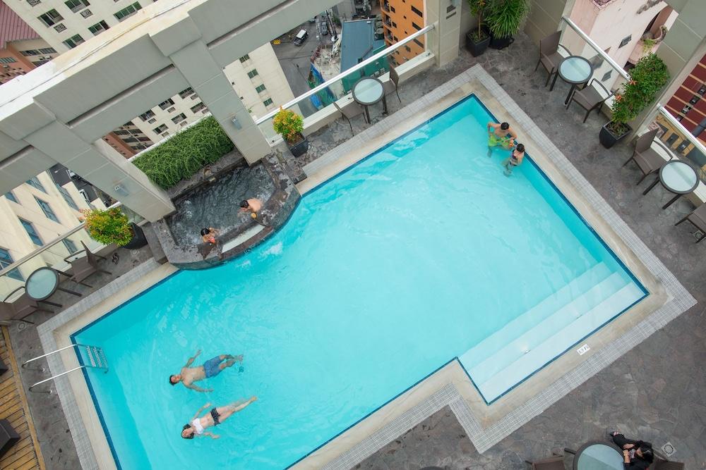 City Garden Hotel Makati — 1