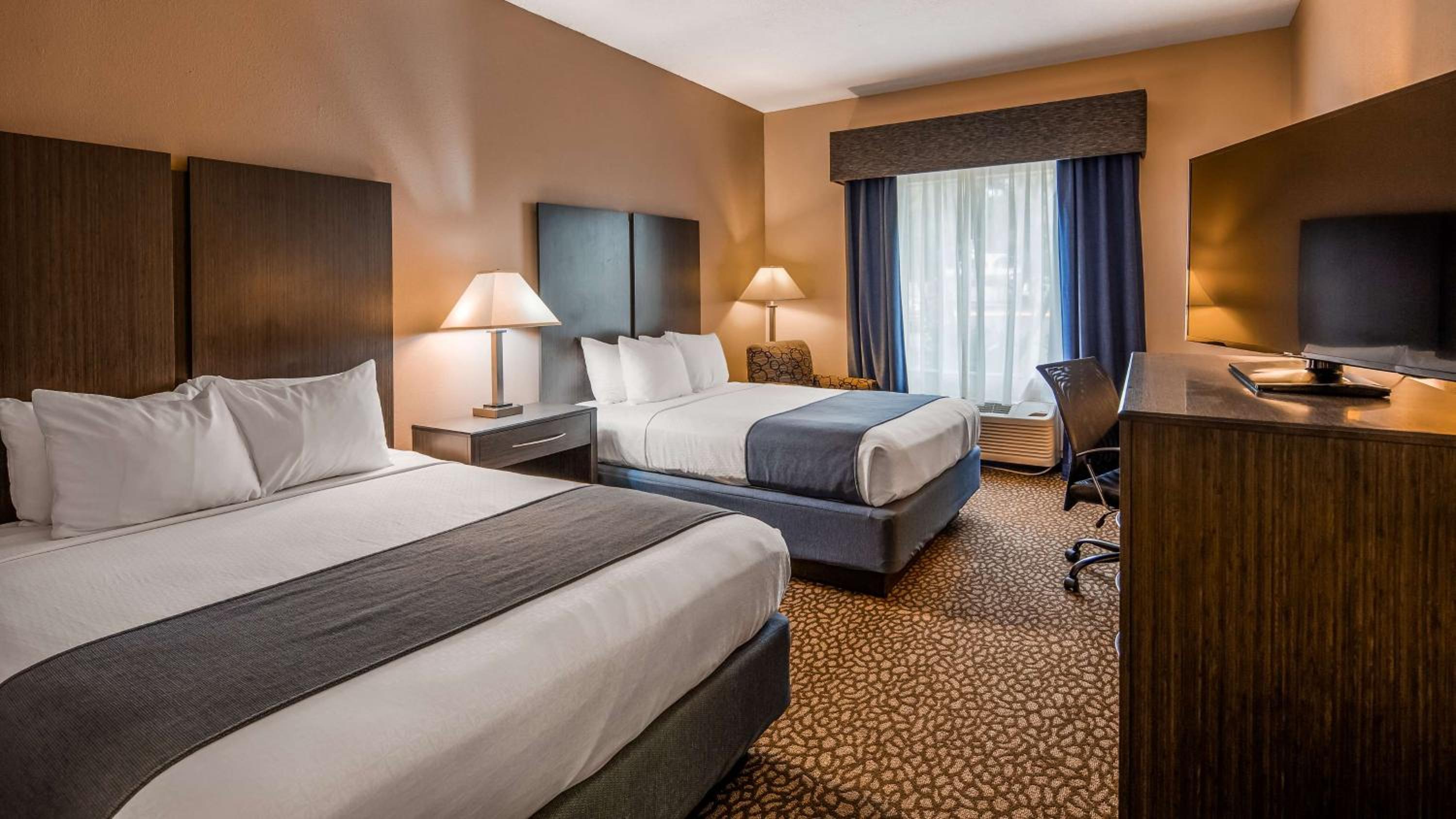 Best Western Plus Bradenton Hotel & Suites — 9