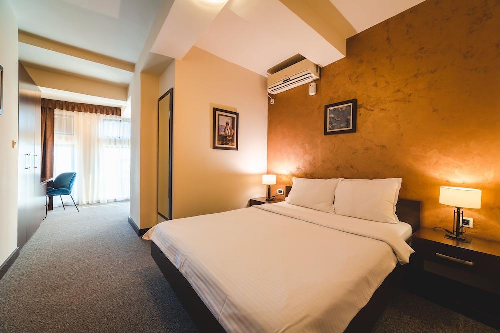 HOTEL KETO — 9