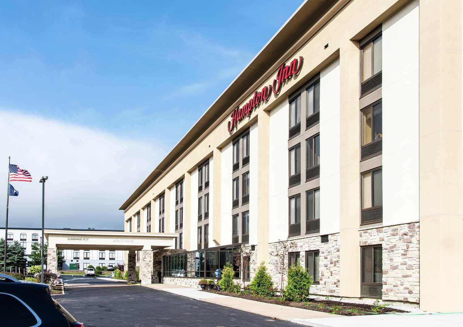 Hampton Inn Erie South — 1