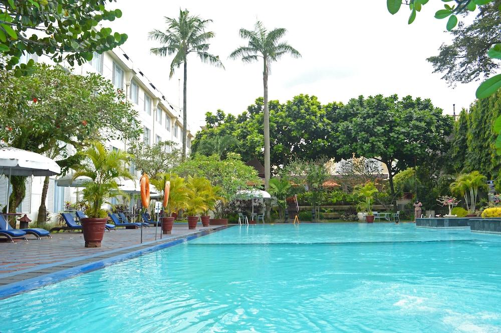 NEW SAPHIR HOTEL YOGYAKARTA 14484 — 9