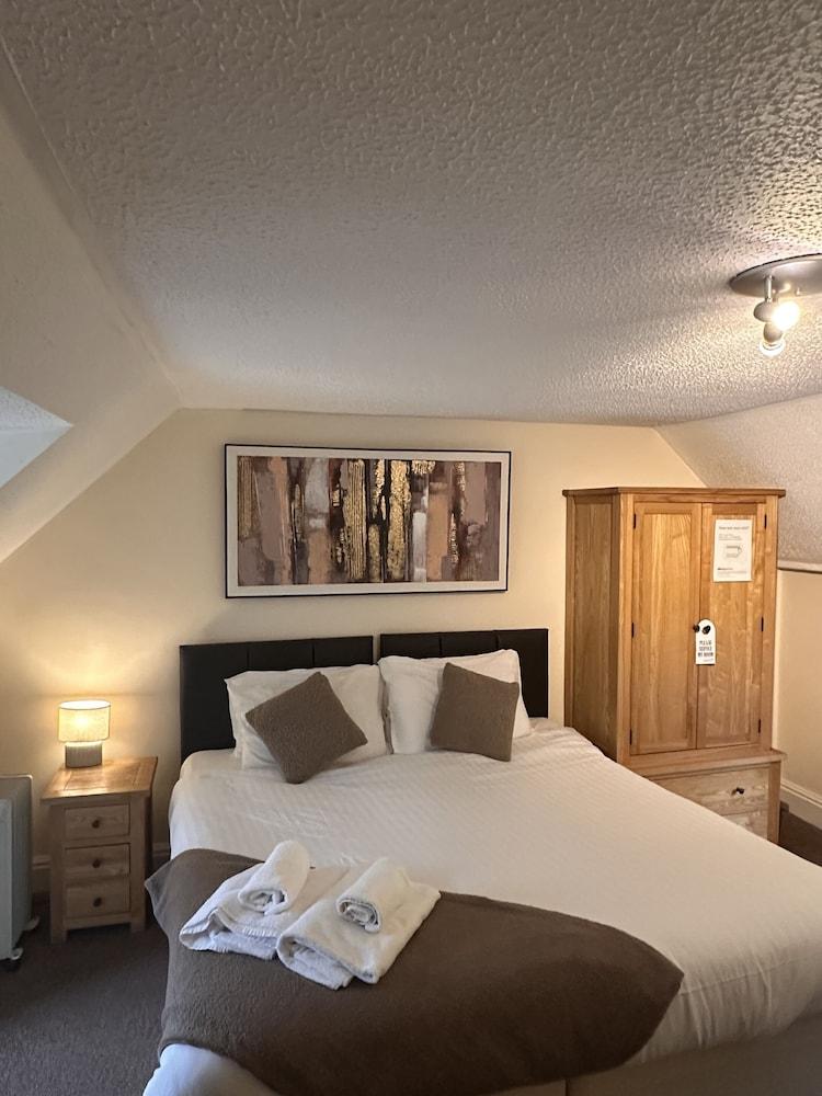 Half Moon Jackfield — 10