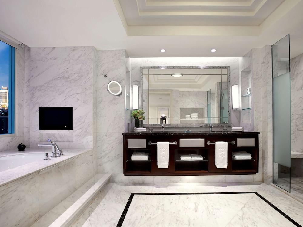 Shangri-La Hotel Jakarta — 8