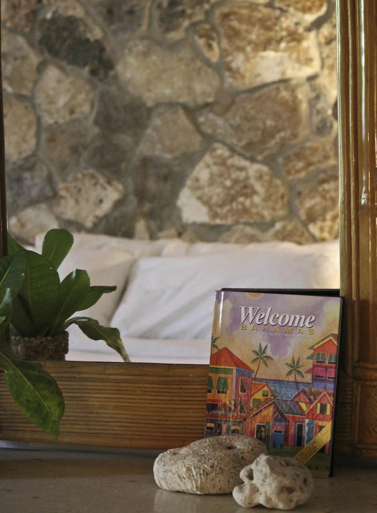 Tingum Village Hotel — 7