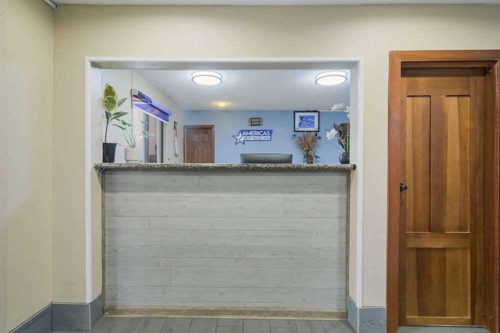 Americas Best Value Inn Fargo — 8