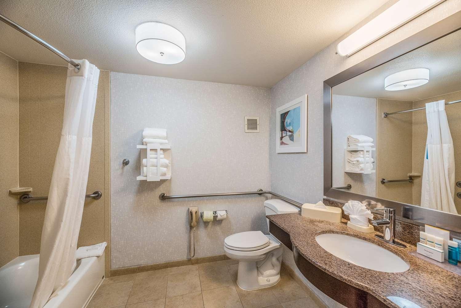 Hampton Inn Oakland-Hayward Ca — 2