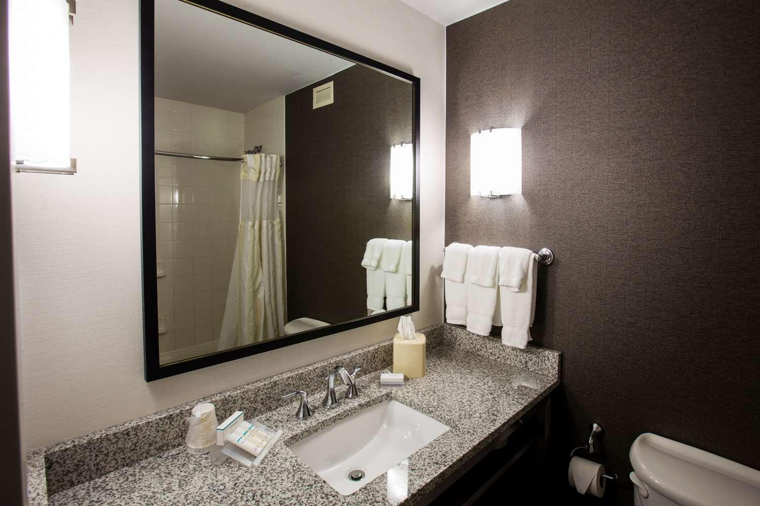 Hilton Garden Inn Grand Forks - UND — 1