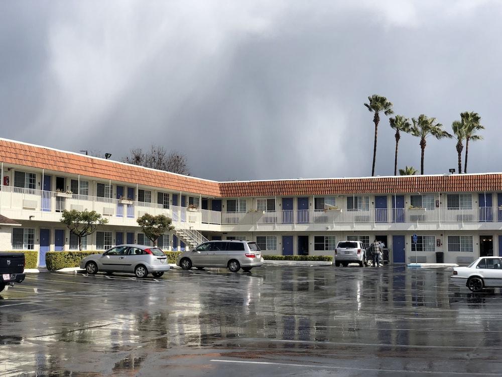 Gilroy Inn — 2