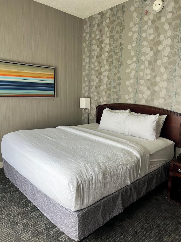 Country Inn & Suites by Radisson, Columbus-Edinburgh — 10