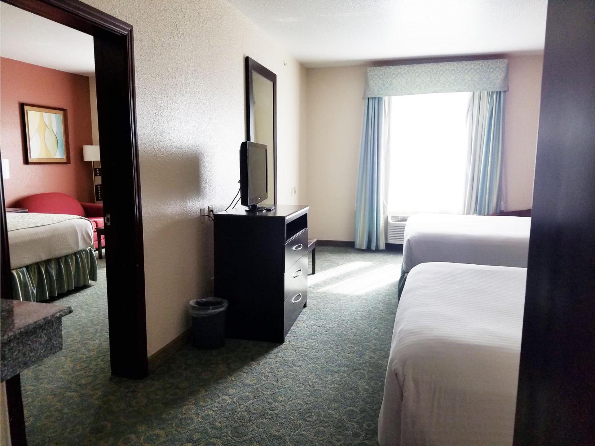 Ramada By Wyndham South Waco — 8