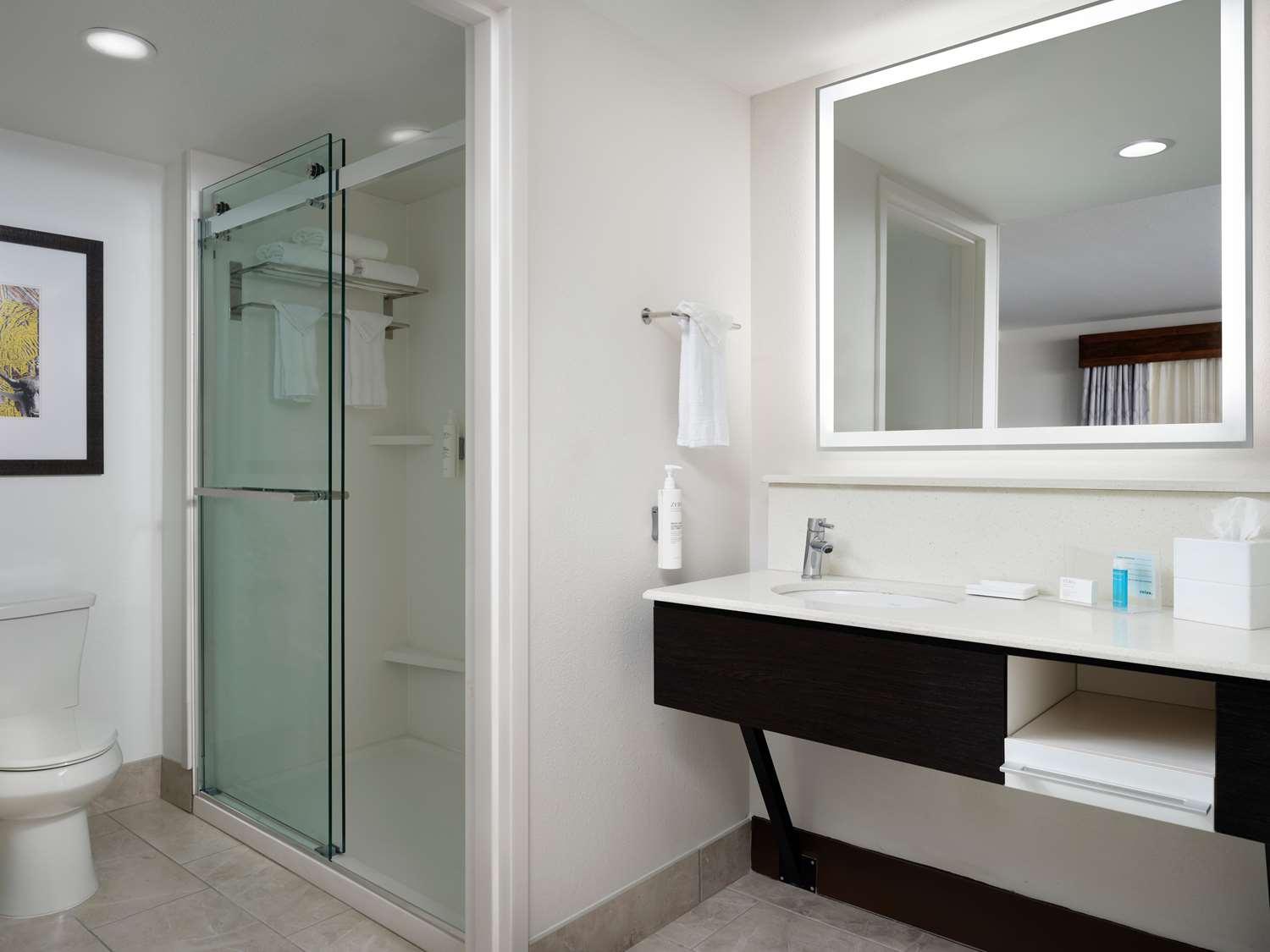 Hampton Inn & Suites Austin-Downtown — 1