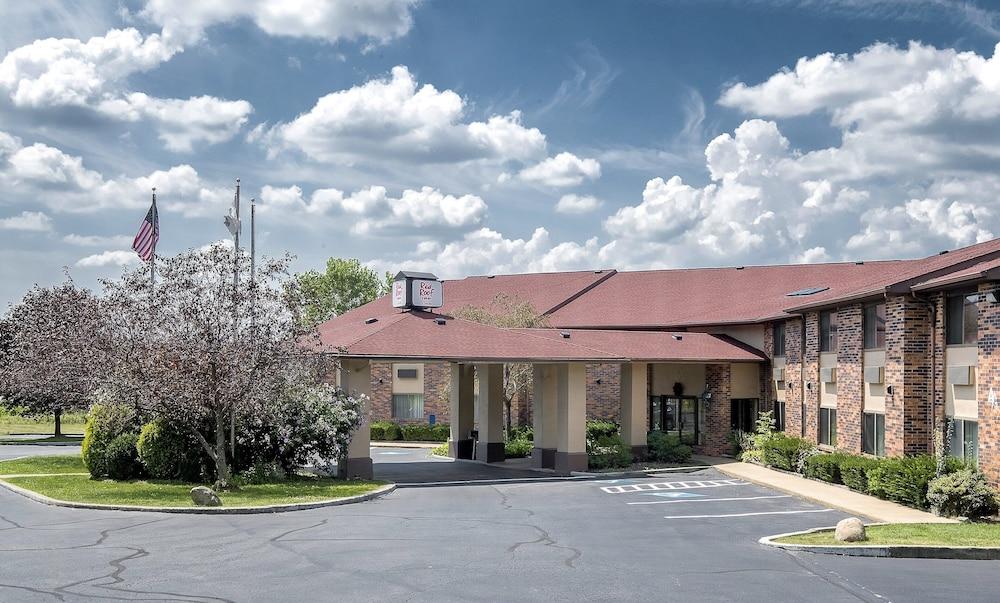 Red Roof Inn & Suites Hermitage — 1