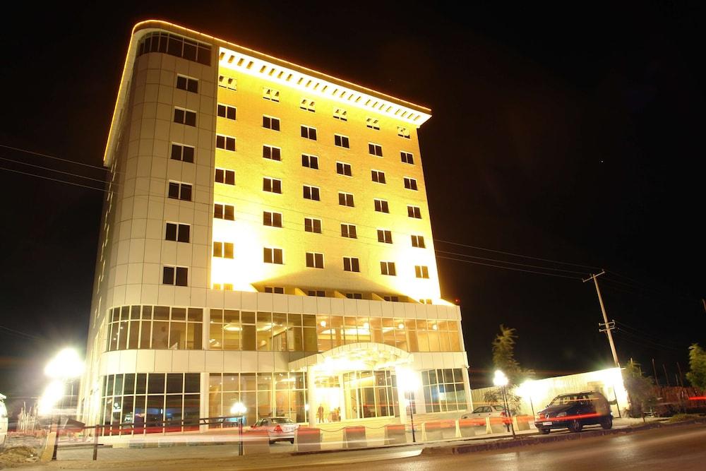 Dreamliner Hotel — 1