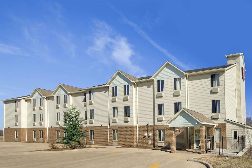 Baymont By Wyndham Jacksonville — 5