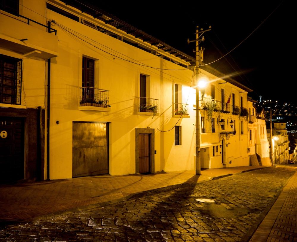 Hotel Casa Gardenia 1183708 — 2
