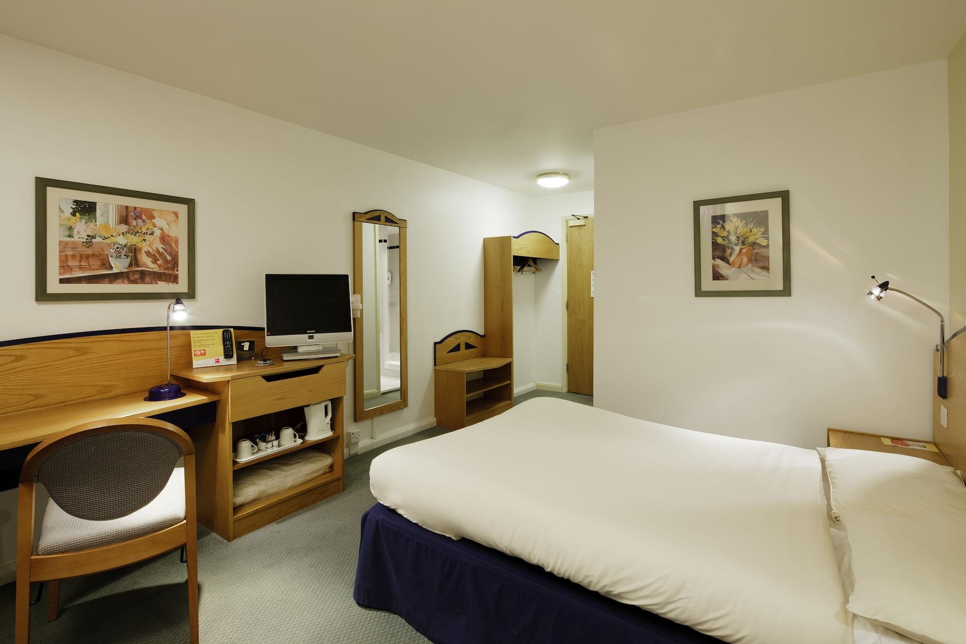Lincoln Hotel — 8