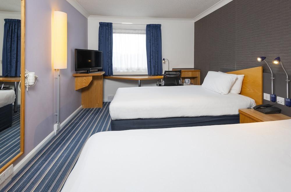 EXPRESS BY HOLIDAY INN INVERNESS — 9