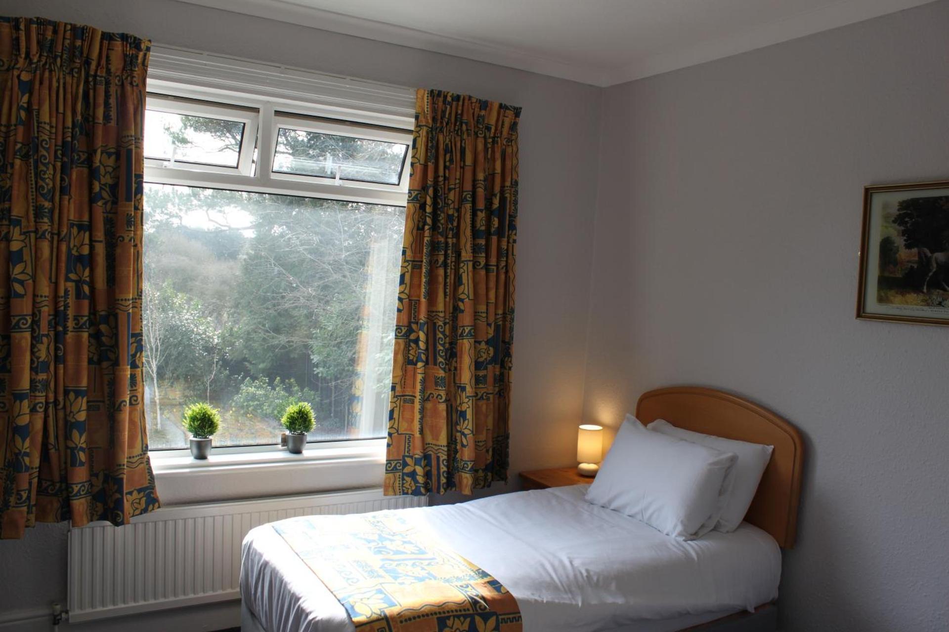 Redwings Lodge Baldock — 9