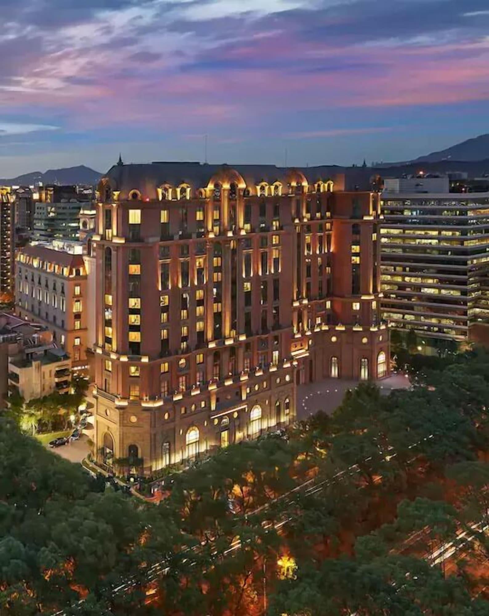 Mandarin Oriental Taipei 882325 — 1