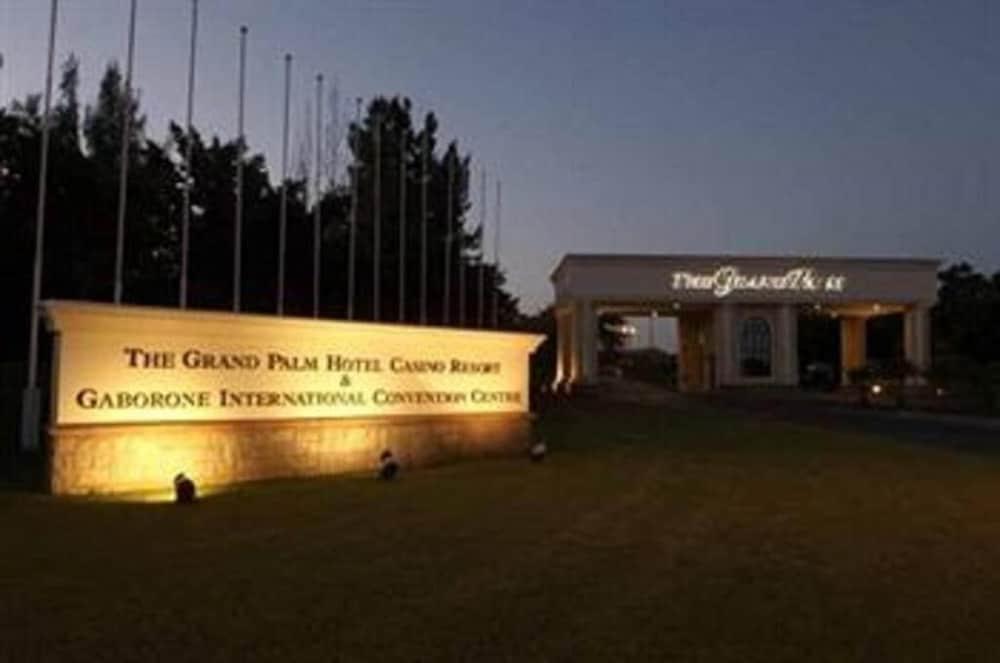 PEERMONT WALMONT AMBASSADOR (4 Star) AT THE GRAND PALM HOTEL, CASINO AND CONVENTION RESORT GABORONE — 7