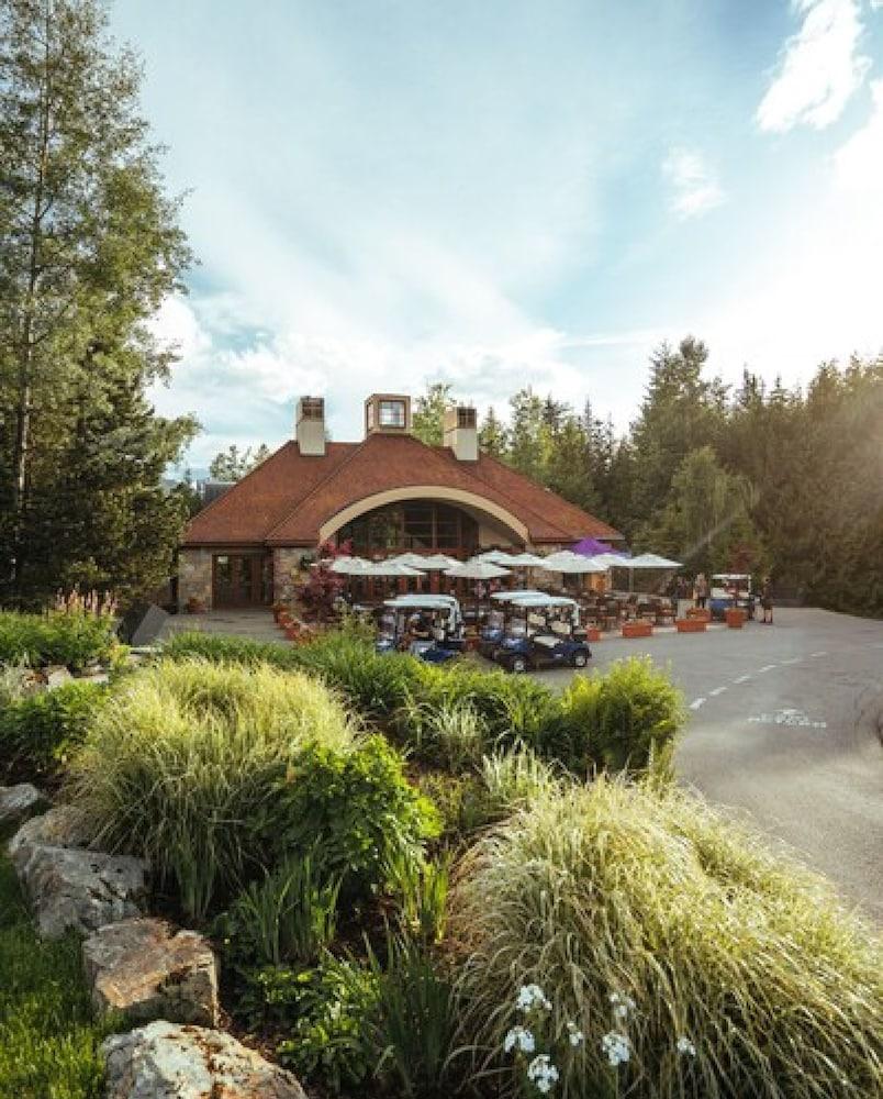 Fairmont Chateau Whistler 3324 — 3