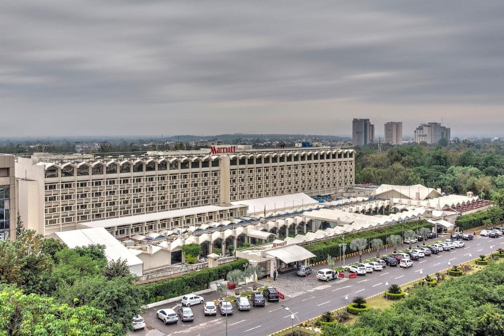 ISLAMABAD MARRIOTT HOTEL — 1