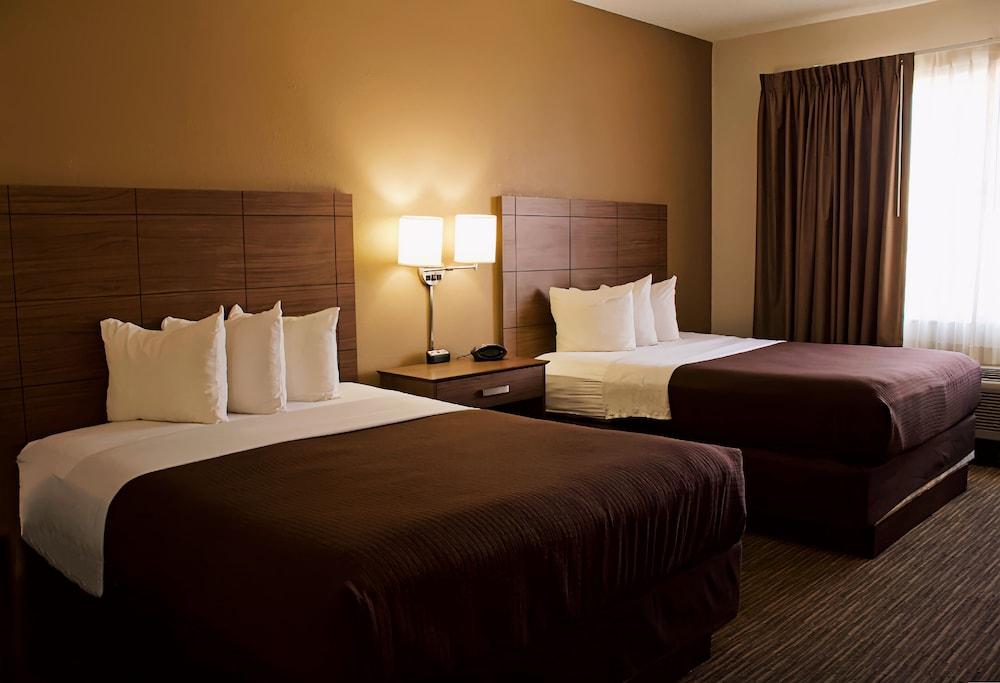 Quality Suites University — 9