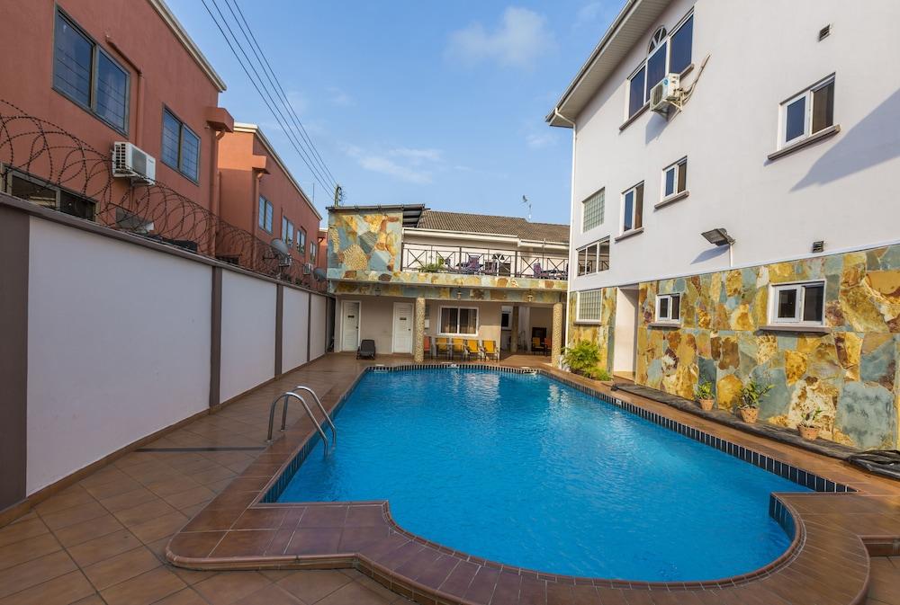 Midindi Hotel 1129888 — 1