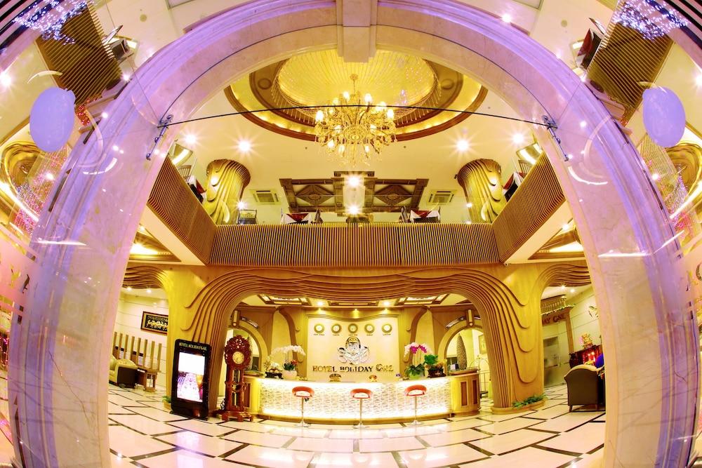 Holiday One Hotel — 1
