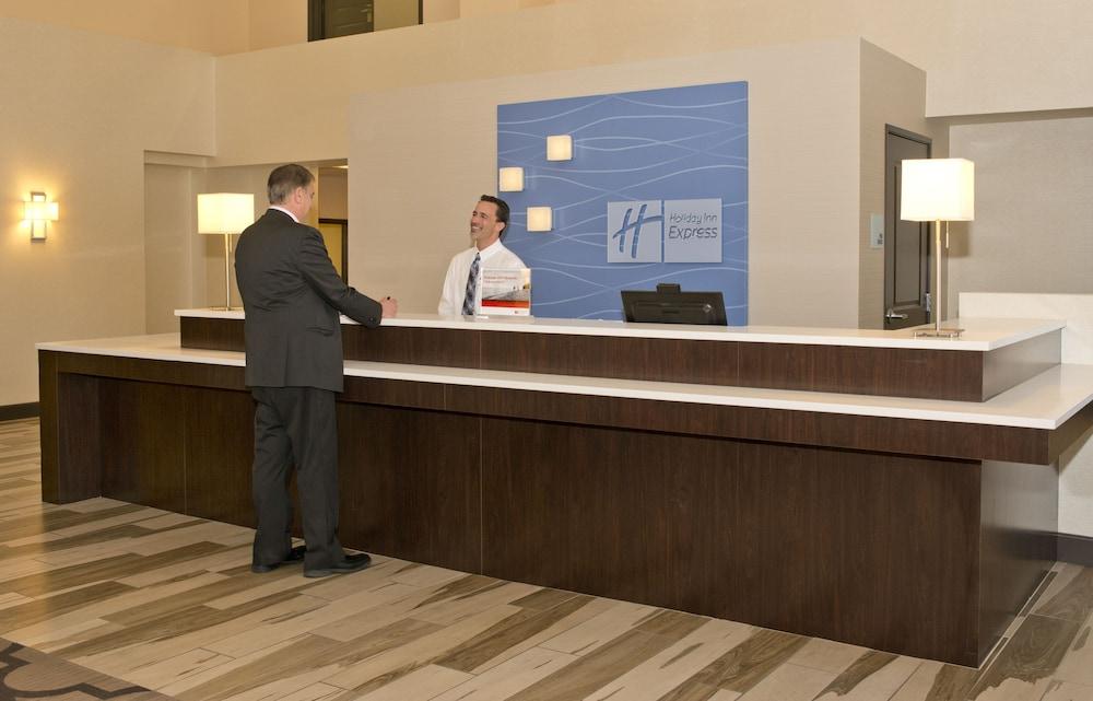 HOLIDAY INN EXPRESS SUITES COLORADO SPRINGS CENTRAL — 7