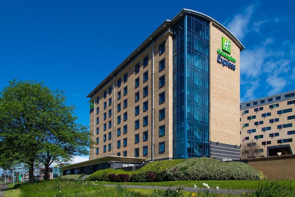 Holiday Inn Express Leeds City Centre — 1