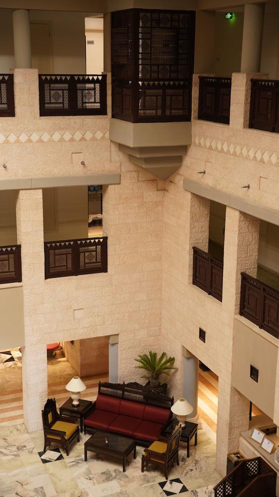 Grand Mercure Petra 16374 — 2