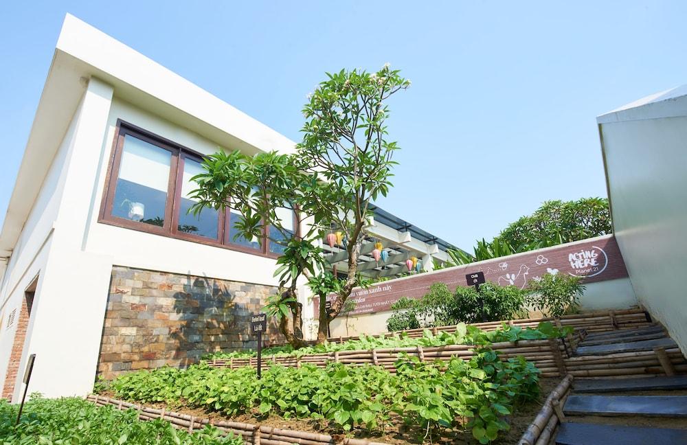 Pullman Danang Beach Resort — 1