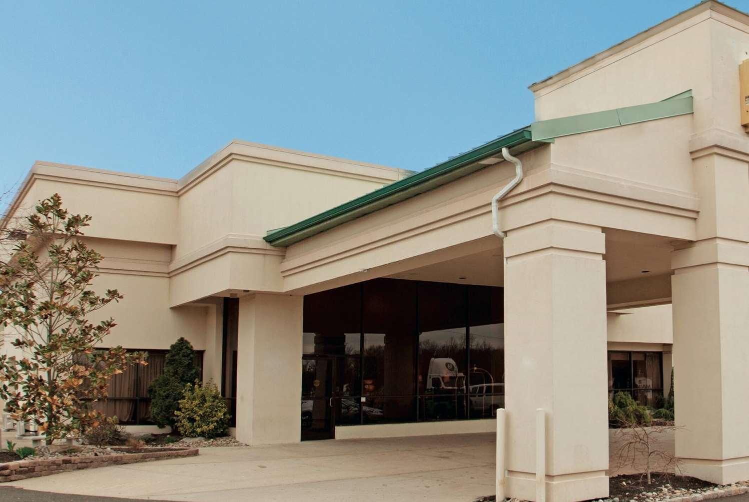 Ramada by Wyndham Fairfield NJ — 1