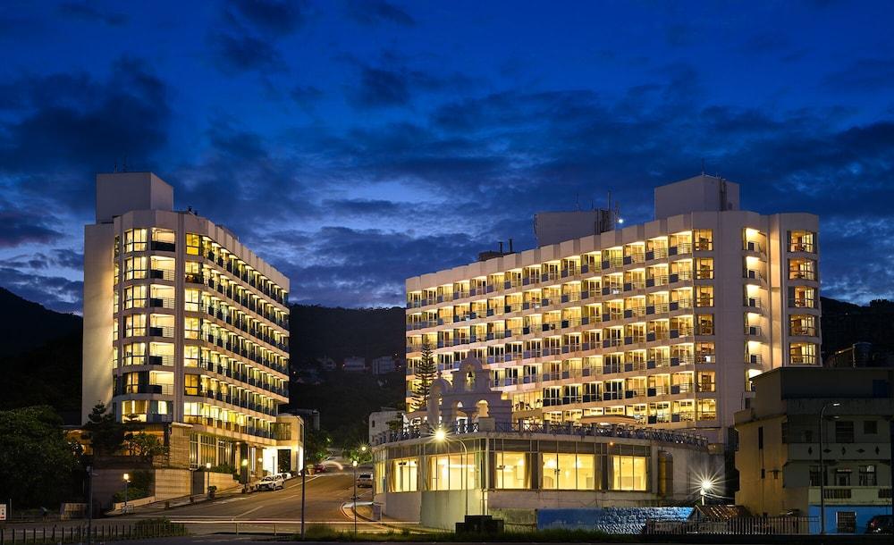 CT Green Bay Hot-Spring Hotel 885465 — 1