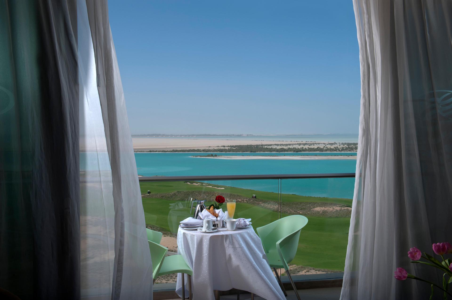 Crowne Plaza Abu Dhabi Yas Island — 1