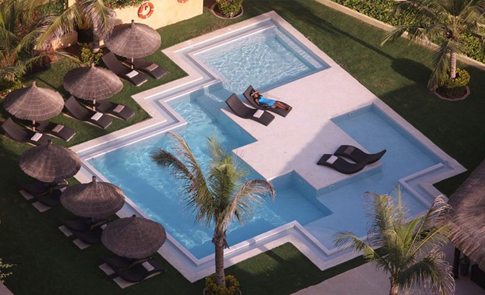 The Rhino Resort Hotel &amp; Spa — 2
