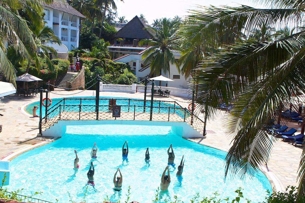 Voyager Beach Resort 16444 — 1