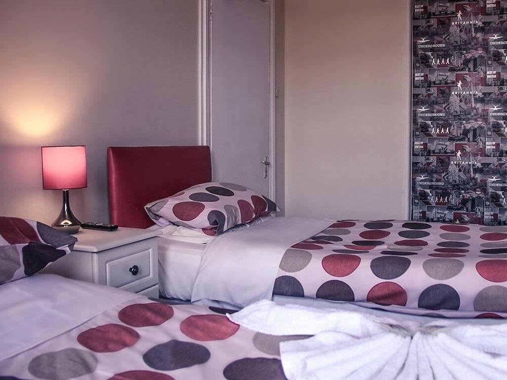 Tennyson House Hotel — 10