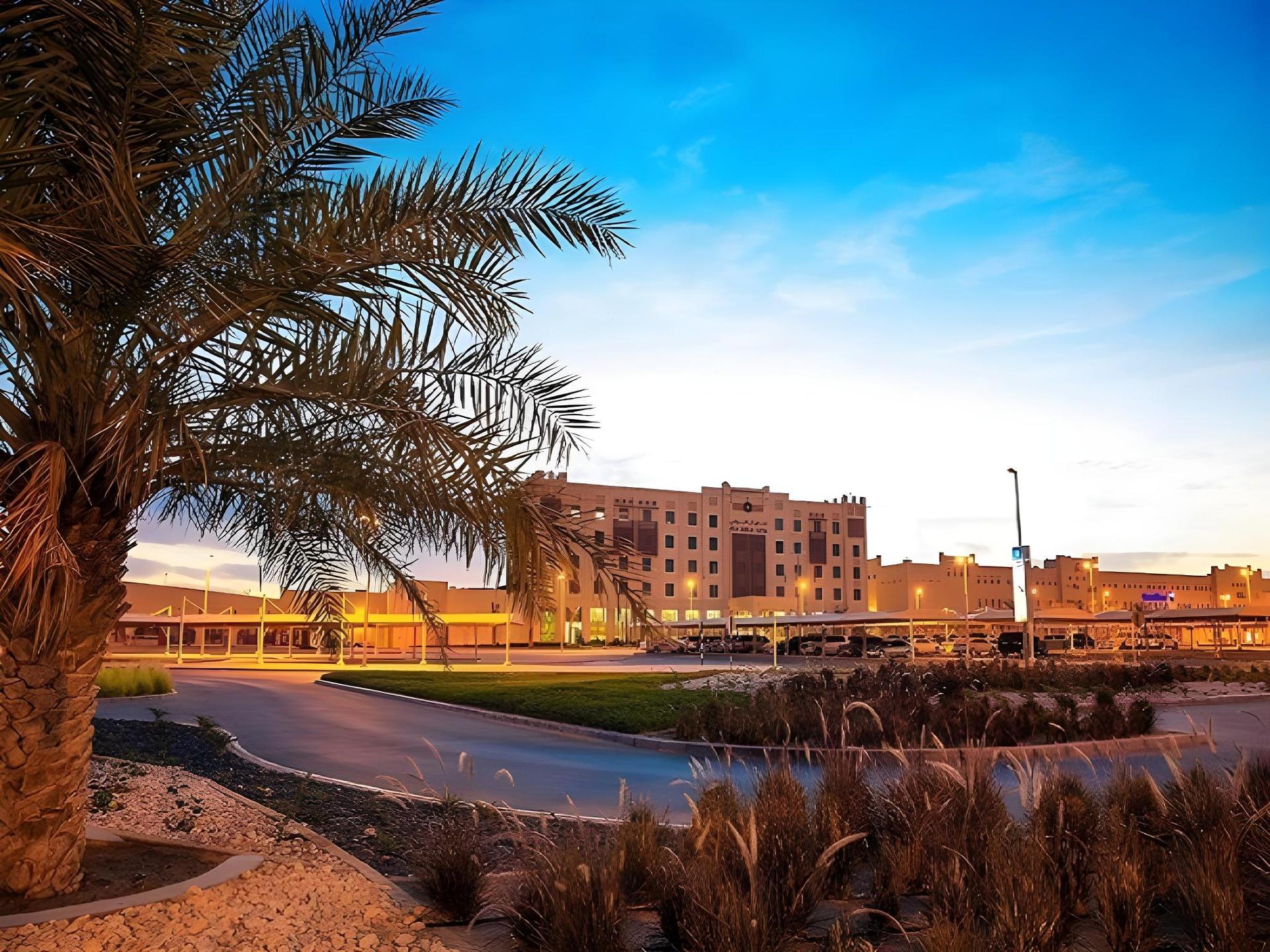 Ayla Bawadi Hotel & Mall — 1