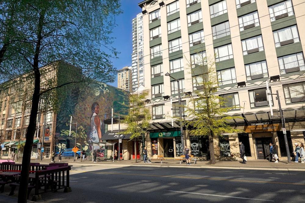 Quality Inn & Suites Vancouver, BC - Adults Only 61004 — 1
