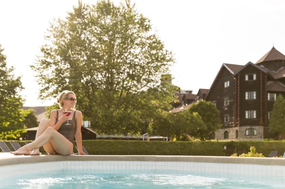 Fairmont Le Chateau Montebello 83742 — 1