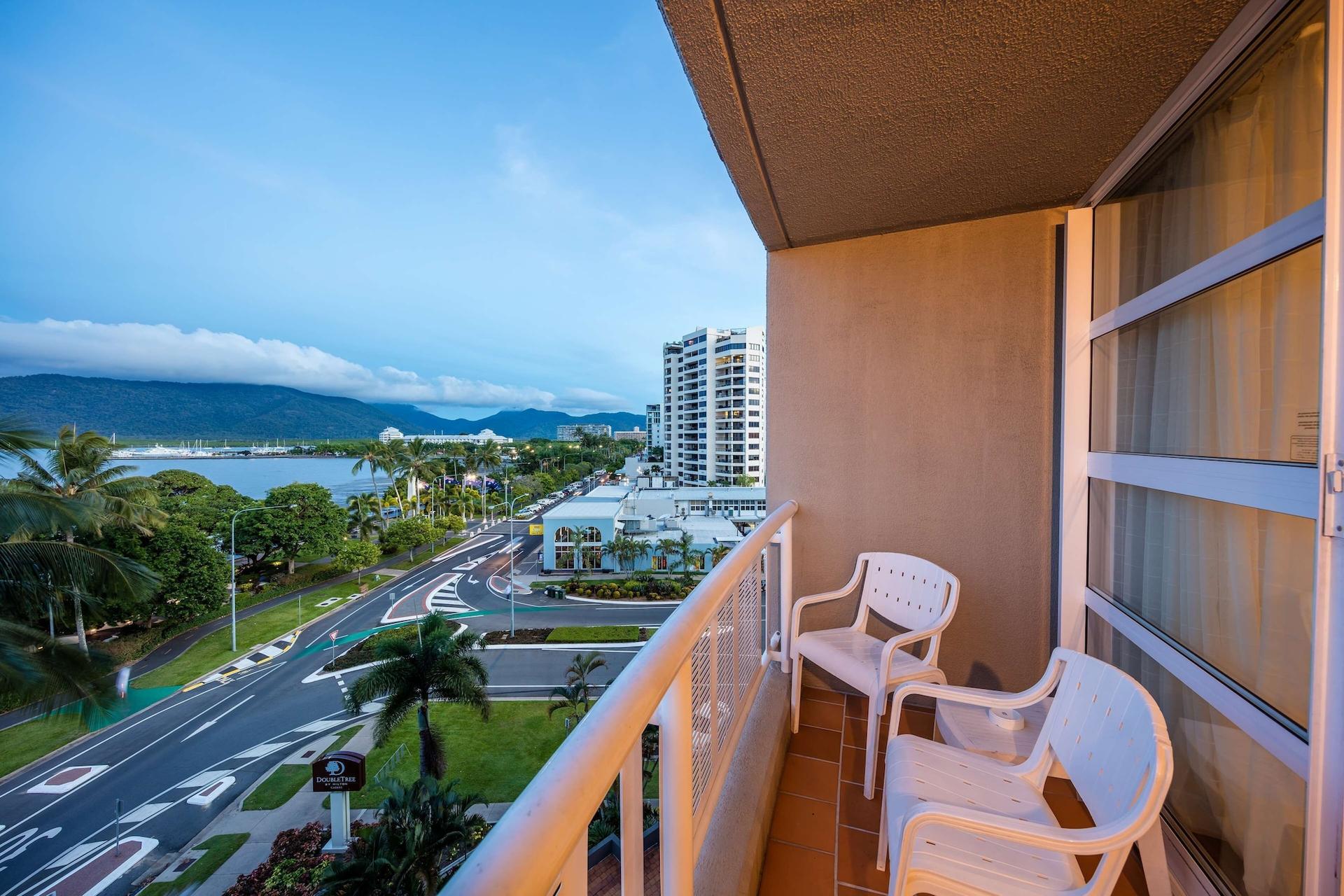 DoubleTree by Hilton Hotel Cairns — 9