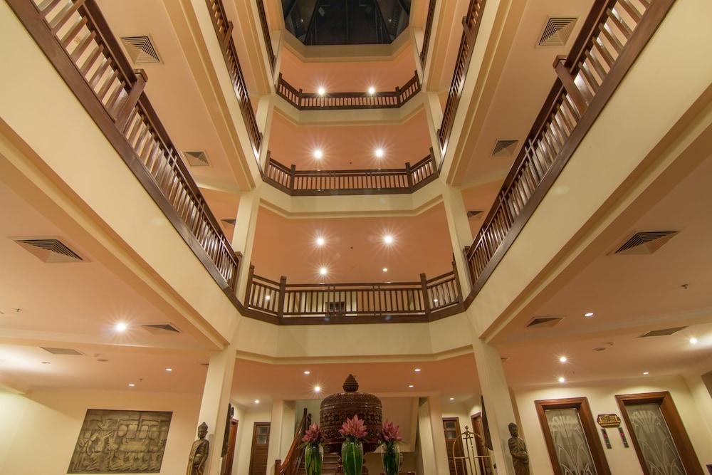 ANGKOR PALACE RESORT & SPA — 5