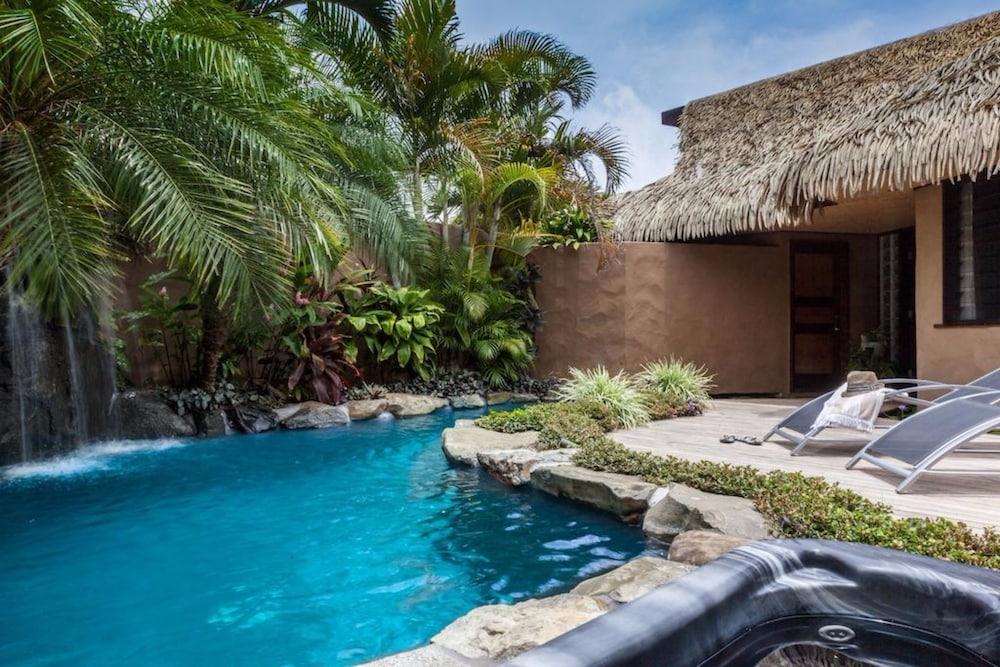 RUMOURS LUXURY VILLAS & SPA — 1