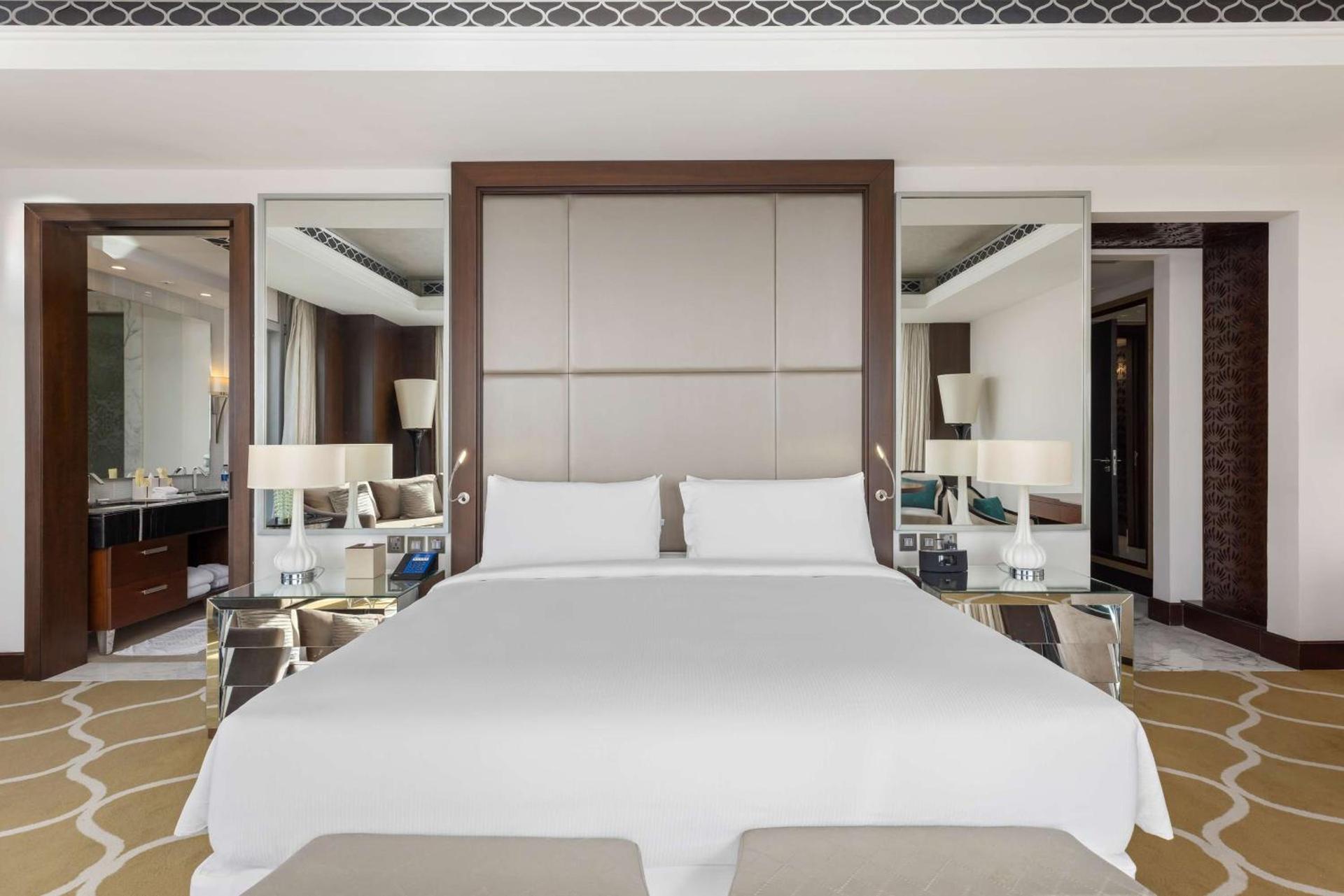 Hilton Dubai Al Habtoor City — 9