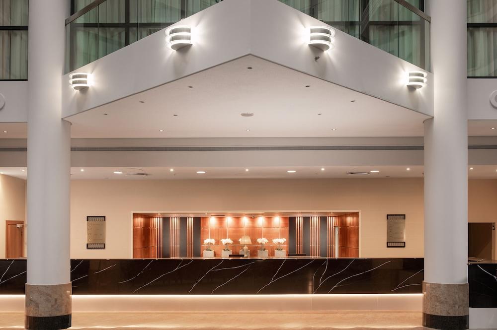 SOFITEL LONDON GATWICK — 2