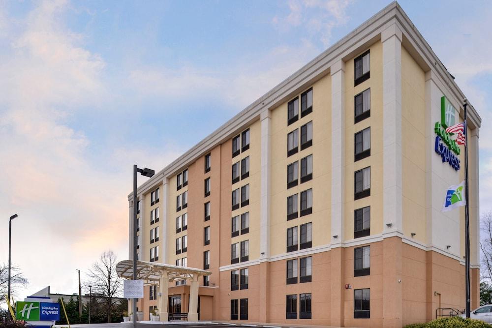 Holiday Inn Express Hunt Valley — 3